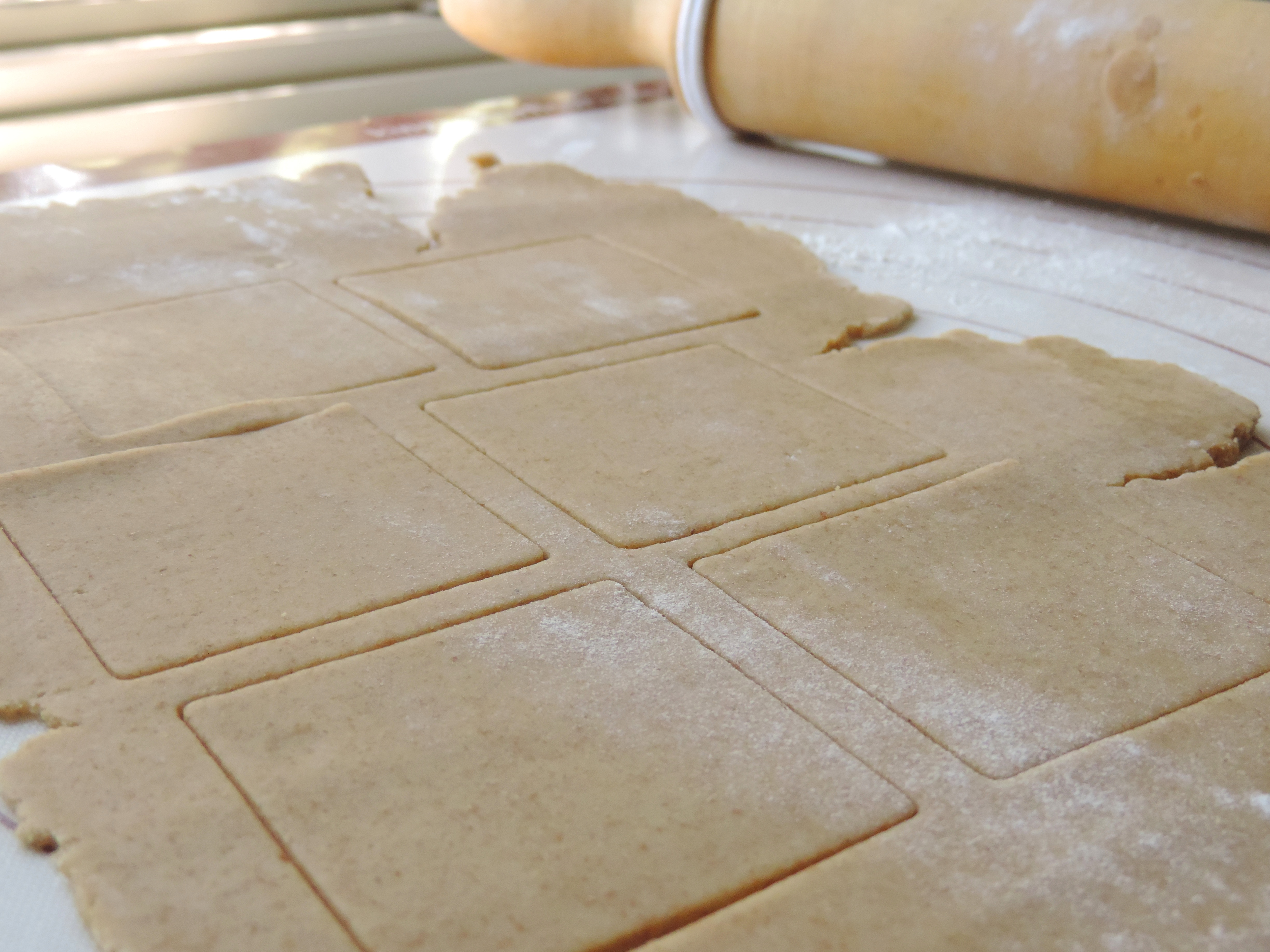 Homemade Cinnamon Graham Crackers: crunchy, buttery, and so much easier than you think they are. Better than what you find in a box!