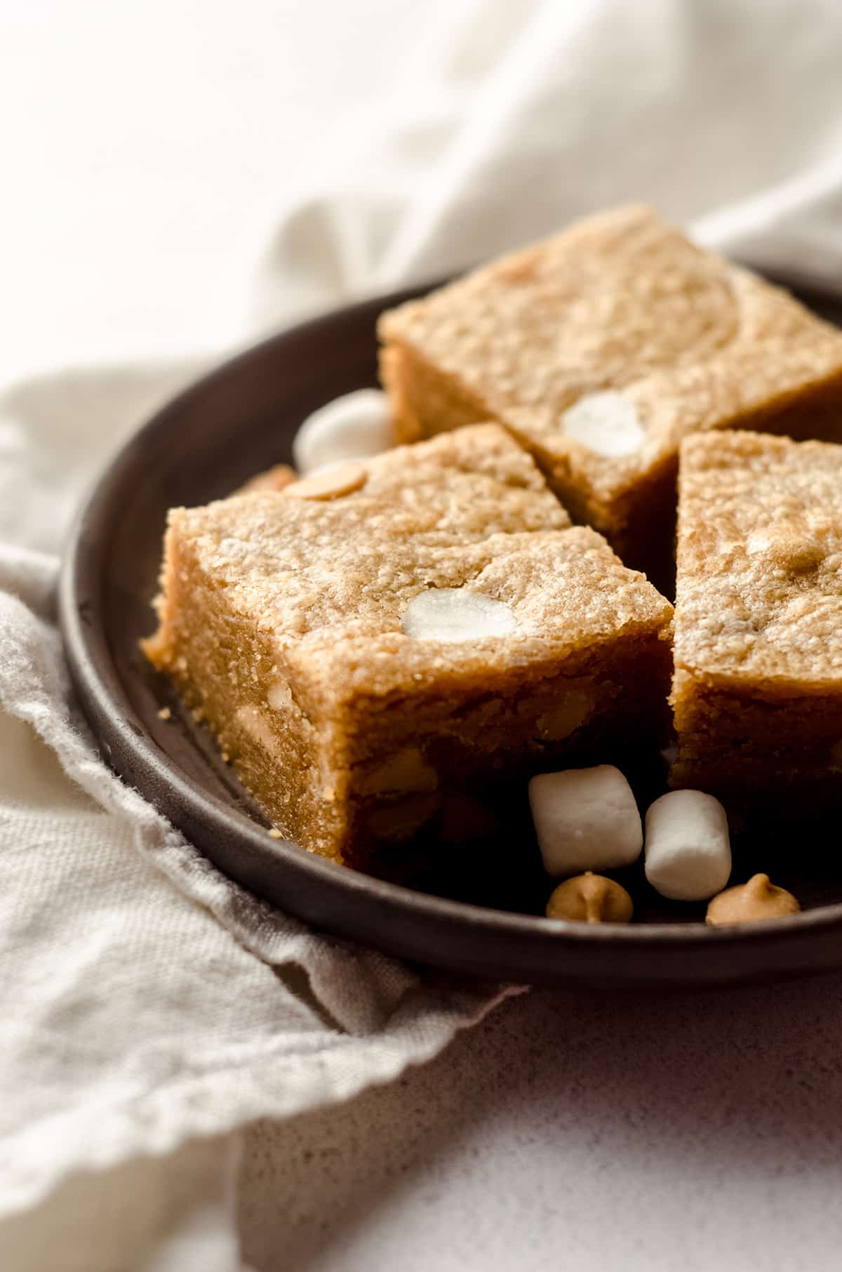 fluffernutter bars on a plate