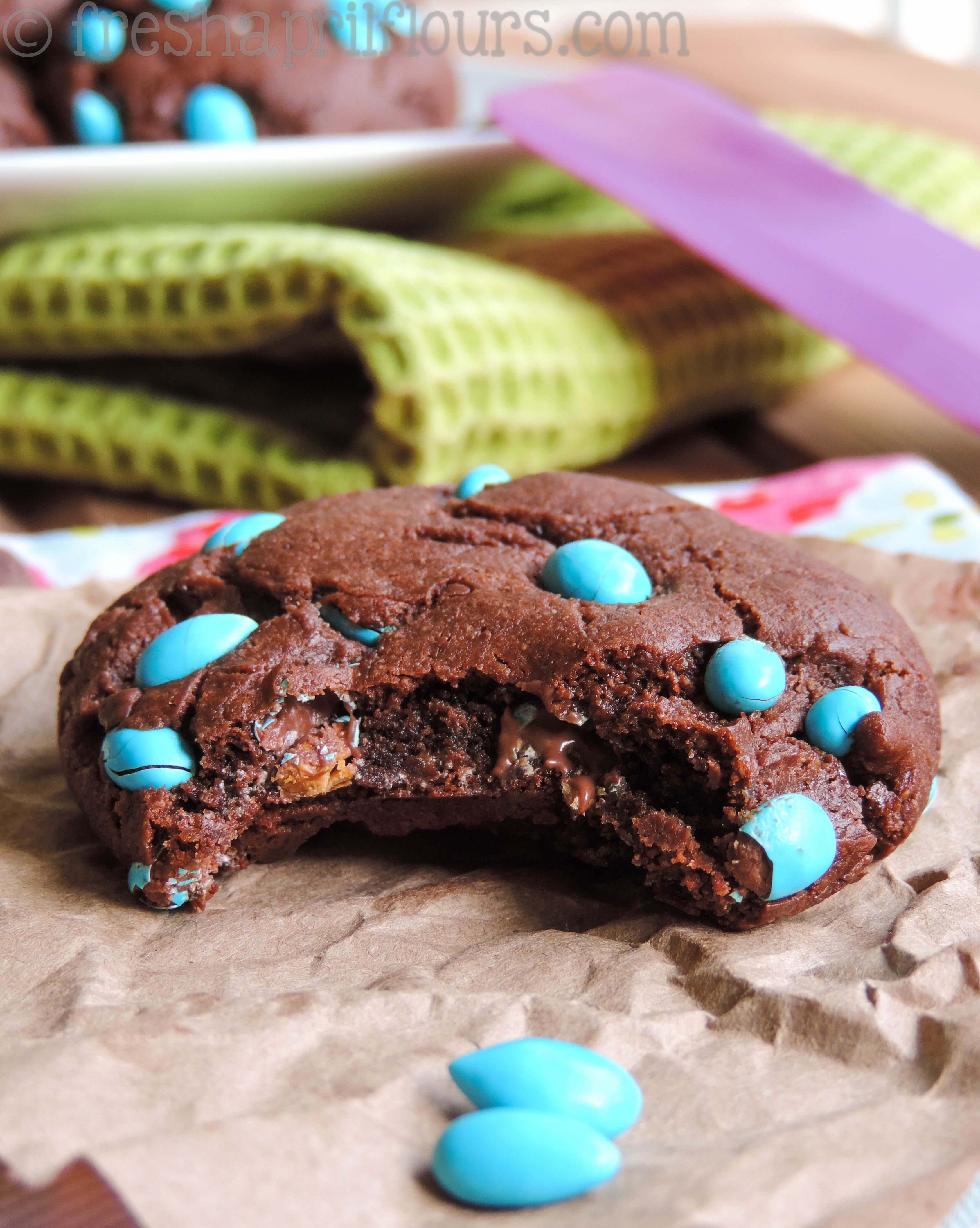 Almond Butter Chocolate Chunk Cookies: These gluten-free, easy almond butter base cookies are so chocolatey, so fudgy, and so good you won't even miss the butter and flour!