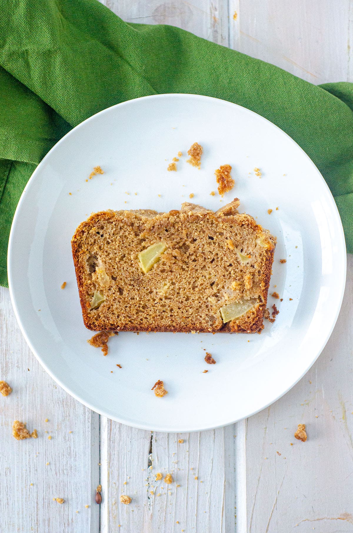 Apple Cinnamon Streusel Bread: This moist and tender quick bread is full of tart, chunky apples and topped with a crunchy, melt-in-your-mouth cinnamon streusel. A great fall staple for your oven!