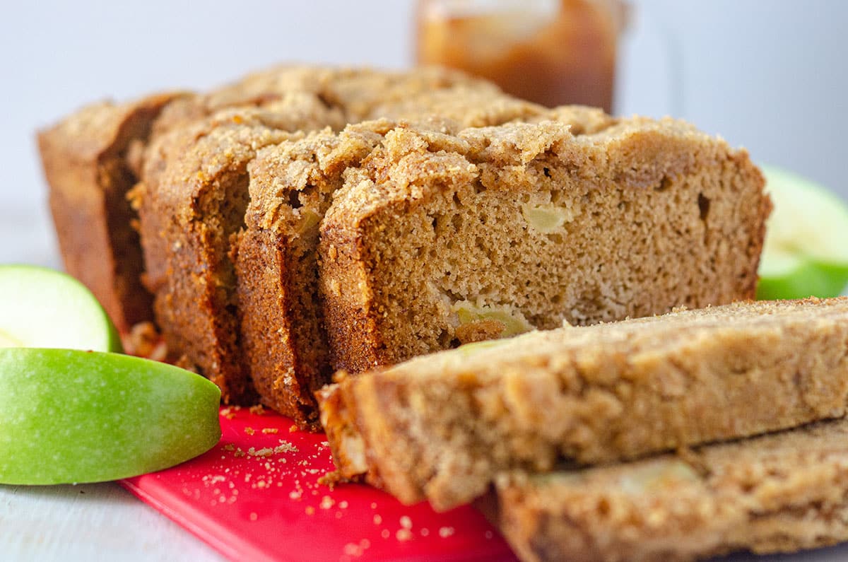 Apple Cinnamon Streusel Bread: This moist and tender quick bread is full of tart, chunky apples and topped with a crunchy, melt-in-your-mouth cinnamon streusel. A great fall staple for your oven!