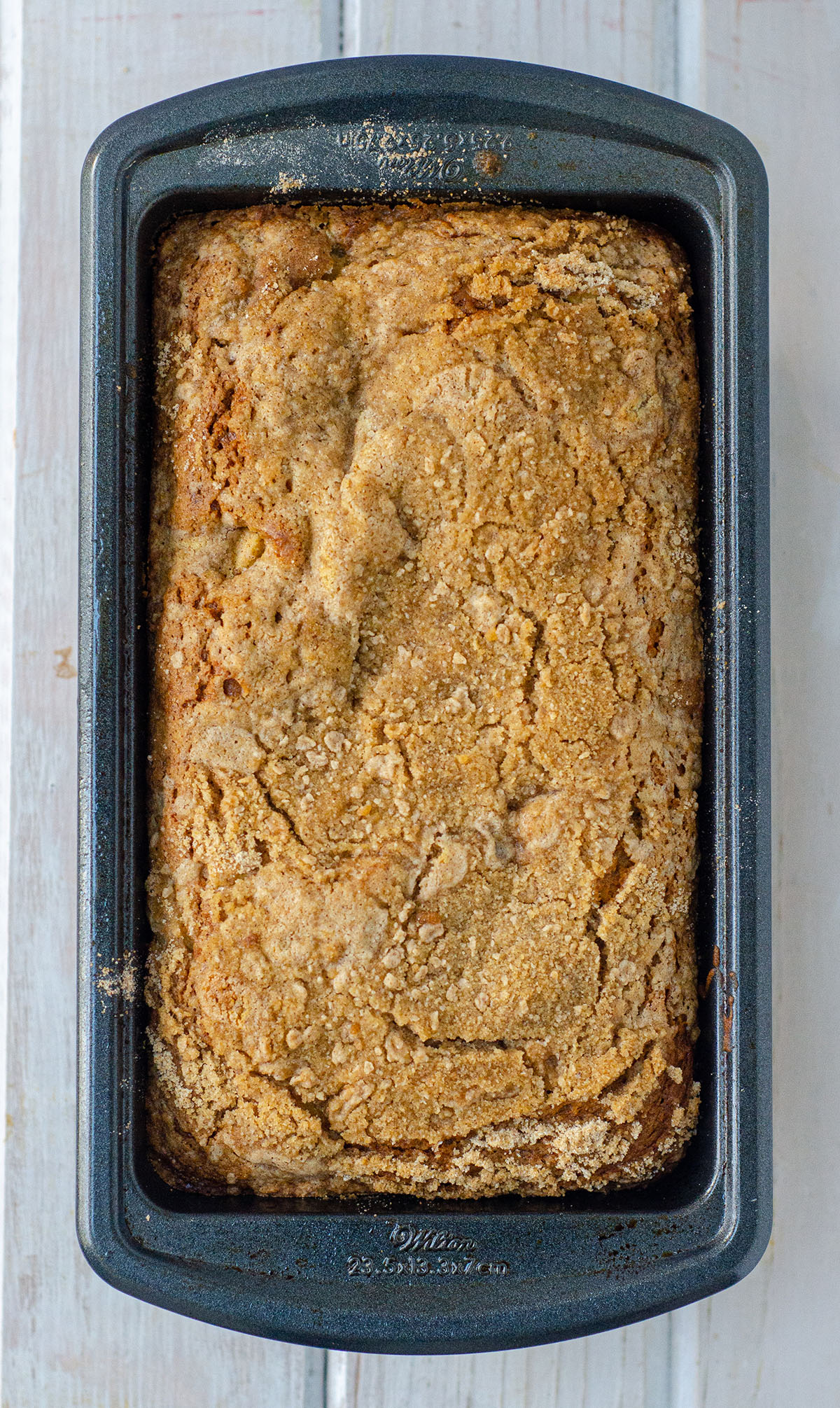 Apple Cinnamon Streusel Bread: This moist and tender quick bread is full of tart, chunky apples and topped with a crunchy, melt-in-your-mouth cinnamon streusel. A great fall staple for your oven!