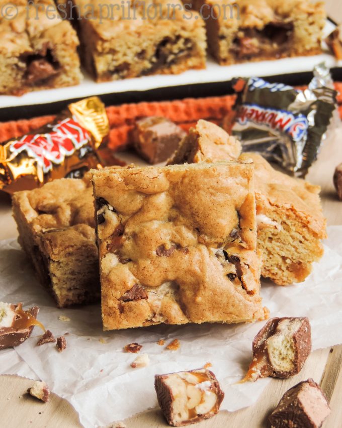 candy bar blondies