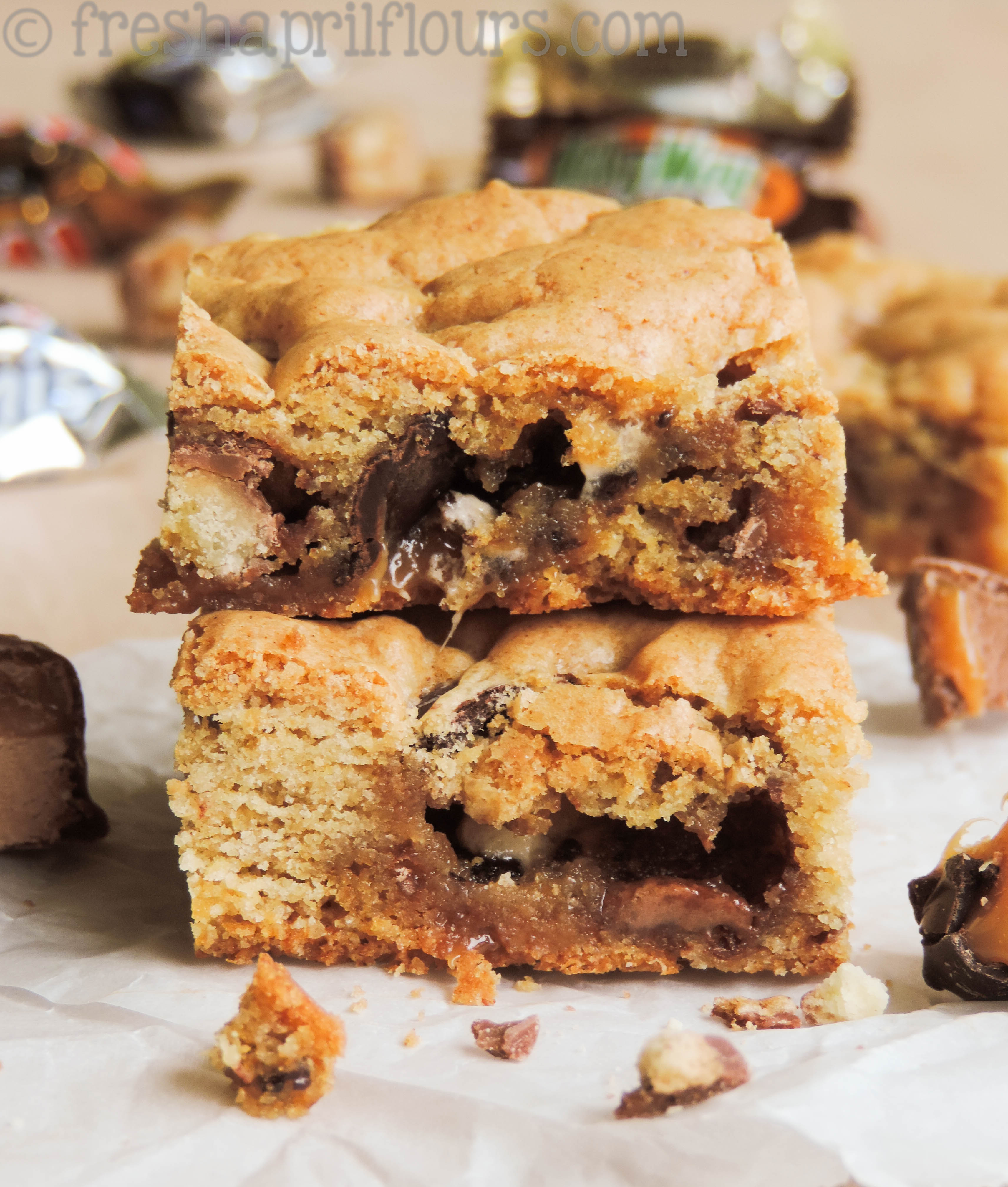 Candy Bar Blondies