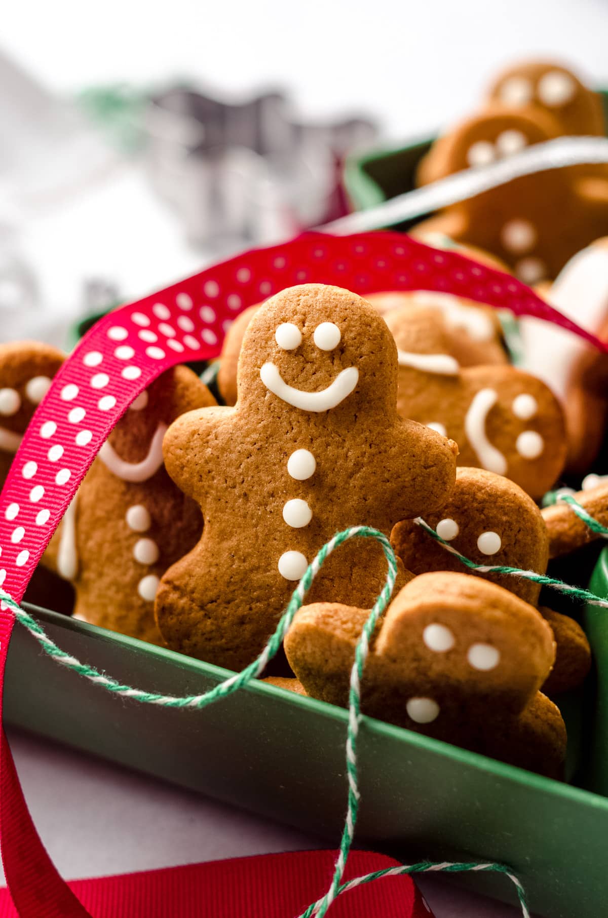 Gingerbread Cookie Tin