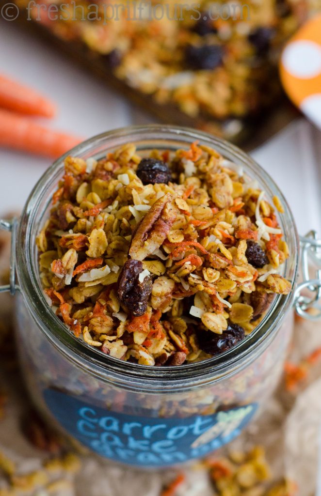 Soft-Baked Carrot Cake Granola: This soft and chewy carrot cake granola is perfectly spicy and full of the best parts of carrot cake... Without all the guilt!