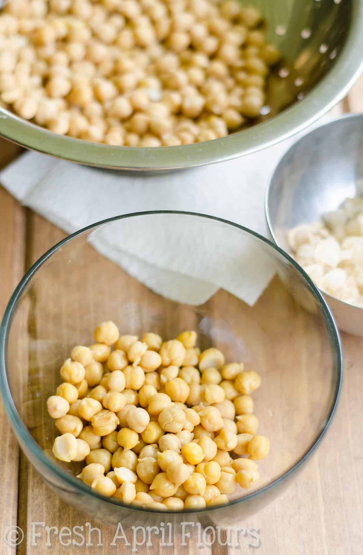 A bowl of chickpeas.