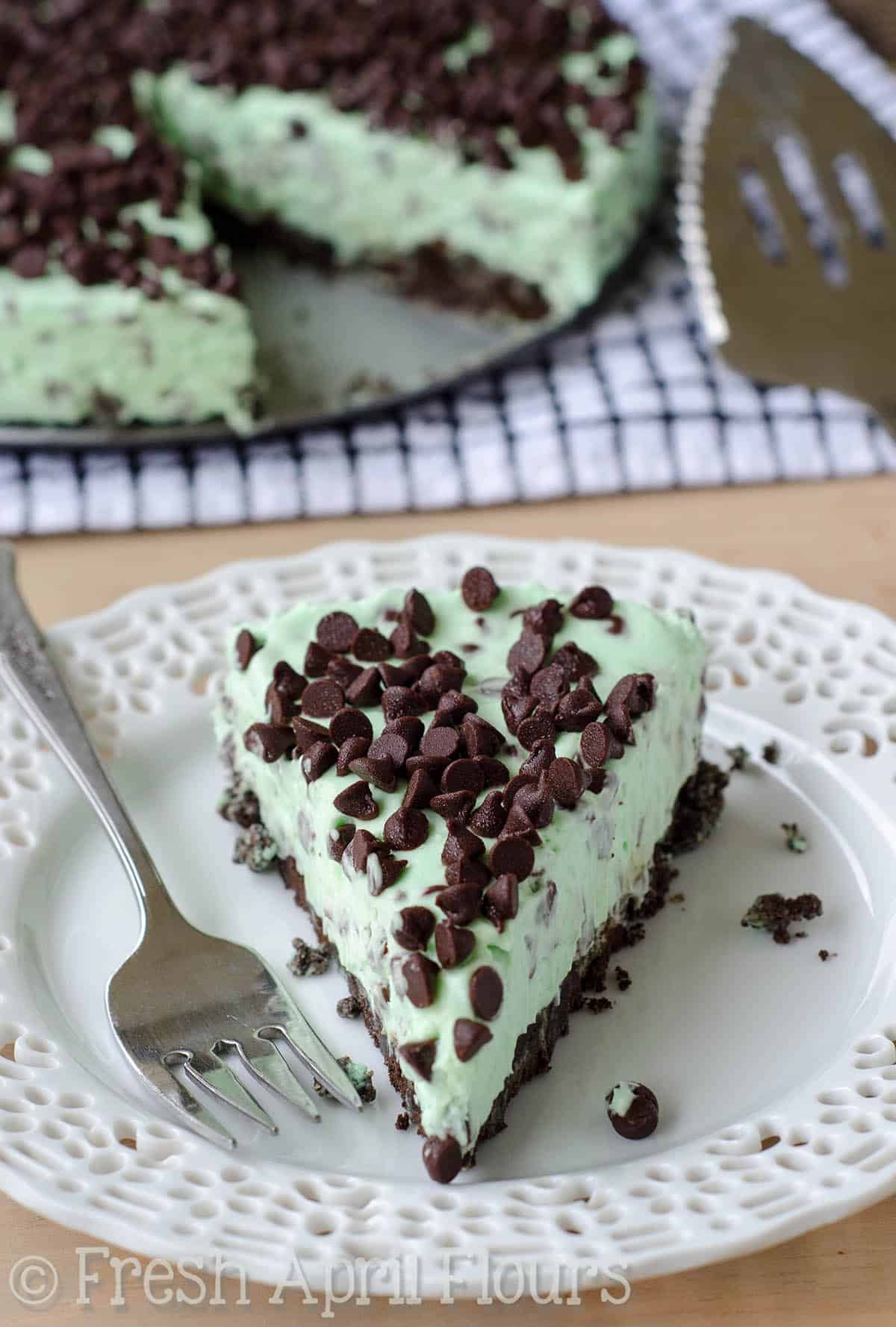 No Bake Mint Chocolate Chip Pie