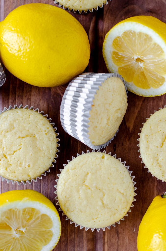 lemon cupcakes without frosting on top