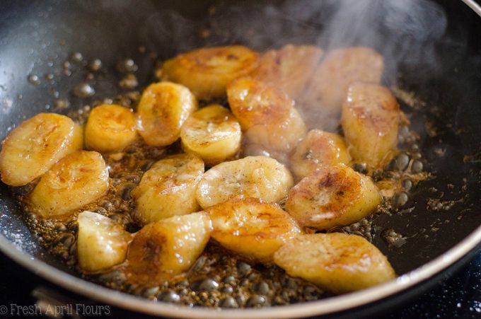 Easy Bananas Foster: A quick and easy recipe for Bananas Foster using Amaretto liqueur.