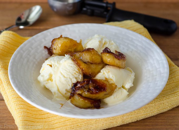 Easy Bananas Foster: A quick and easy recipe for Bananas Foster using Amaretto liqueur.