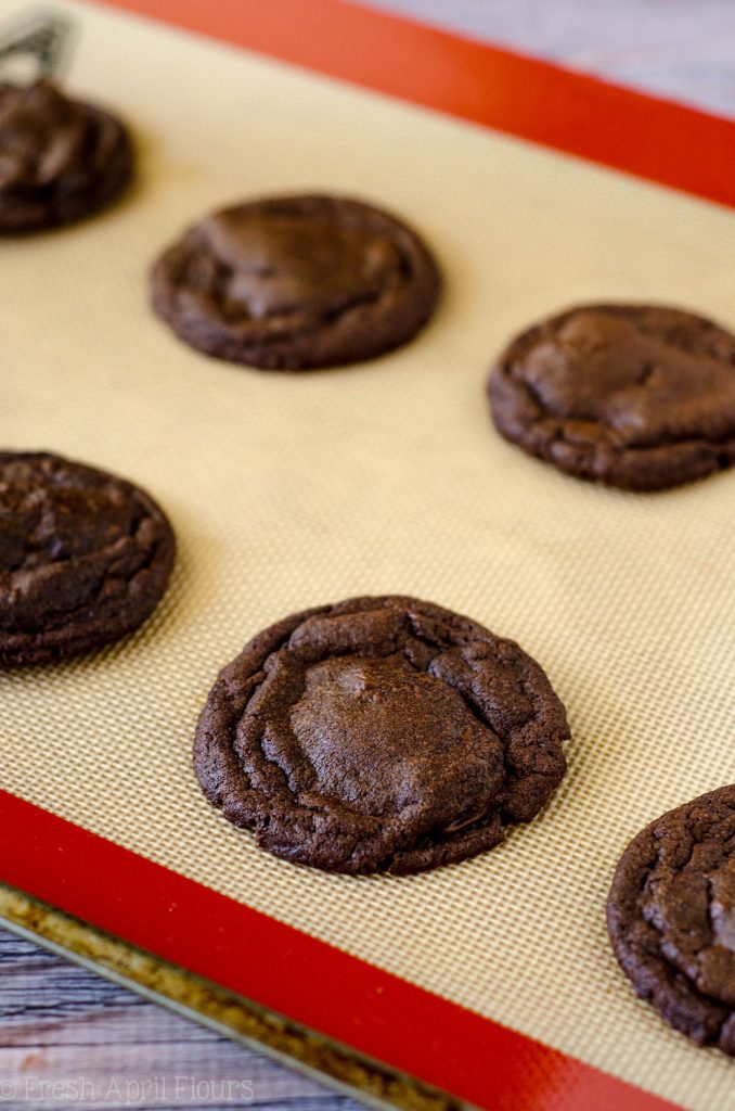 Chocolate Cayenne Cookies: Rich and decadent chocolate cookies spiced with the subtle flavors of cayenne and cinnamon. The perfect cookie for warming your belly and your tastebuds!