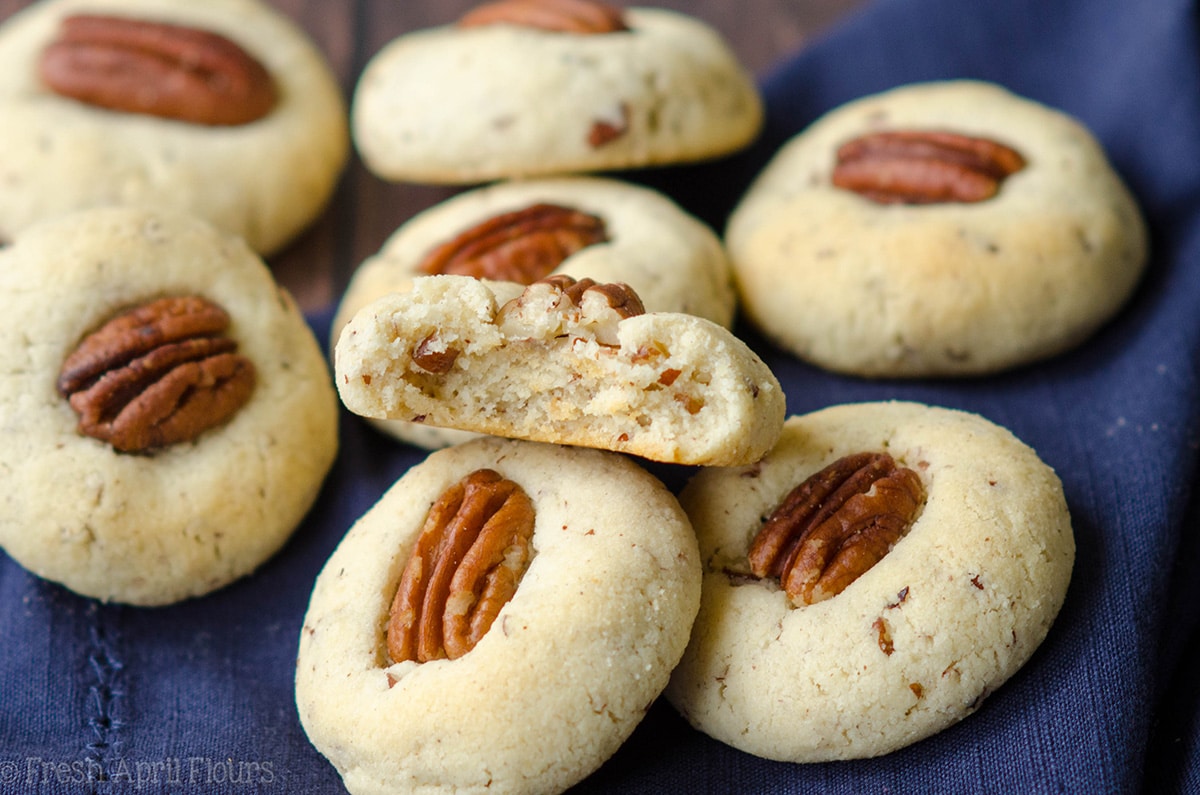 Almond Flour Pecan Sandies: An easy, one bowl recipe for gluten free, buttery pecan cookies.