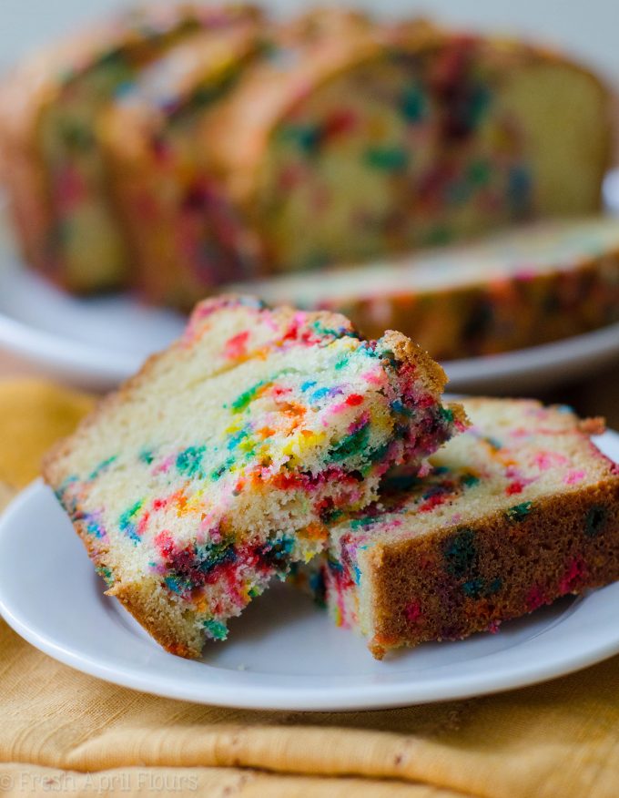 Funfetti Quick Bread: An easy vanilla almond quick bread filled with colorful sprinkles, perfect for any celebration. No mixer required!