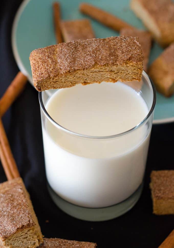 Snickerdoodle Biscotti: Cinnamon-spiced biscotti covered in a crunchy cinnamon sugar coating. It's just asking to be dunked in coffee!