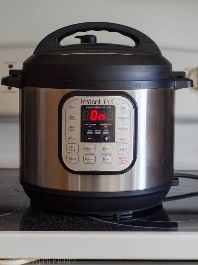 How to use the Instant Pot lid holder. #instantpot #tiktoktaughtme