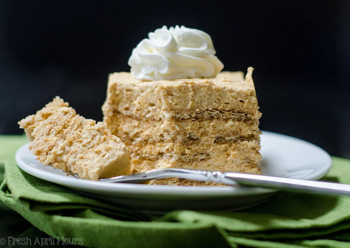 No Bake Pumpkin Icebox Cake: Layers of graham crackers filled with pumpkin whipped cream. An easy no bake treat for your favorite fall gatherings!