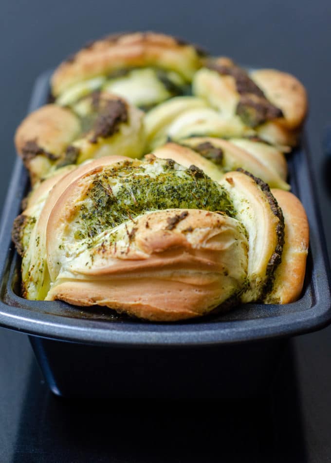 Pull-Apart Pesto Bread: Soft and fluffy pull-apart bread filled with zesty, herbed pesto.