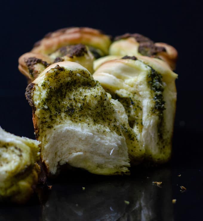 Pull-Apart Pesto Bread: Soft and fluffy pull-apart bread filled with zesty, herbed pesto.