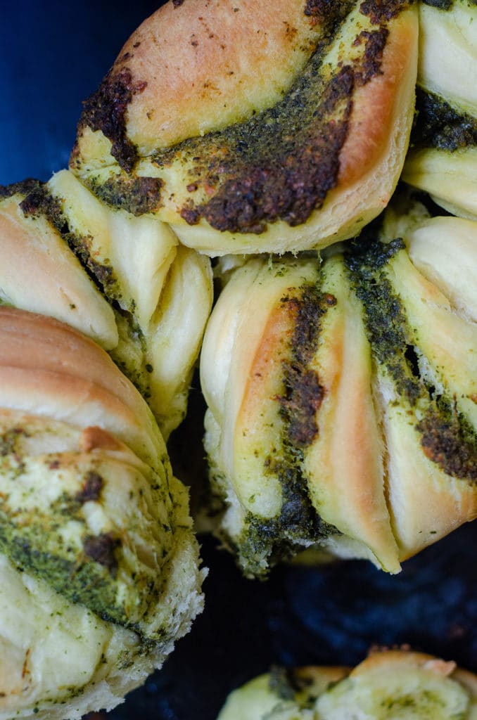 Pull-Apart Pesto Bread: Soft and fluffy pull-apart bread filled with zesty, herbed pesto.