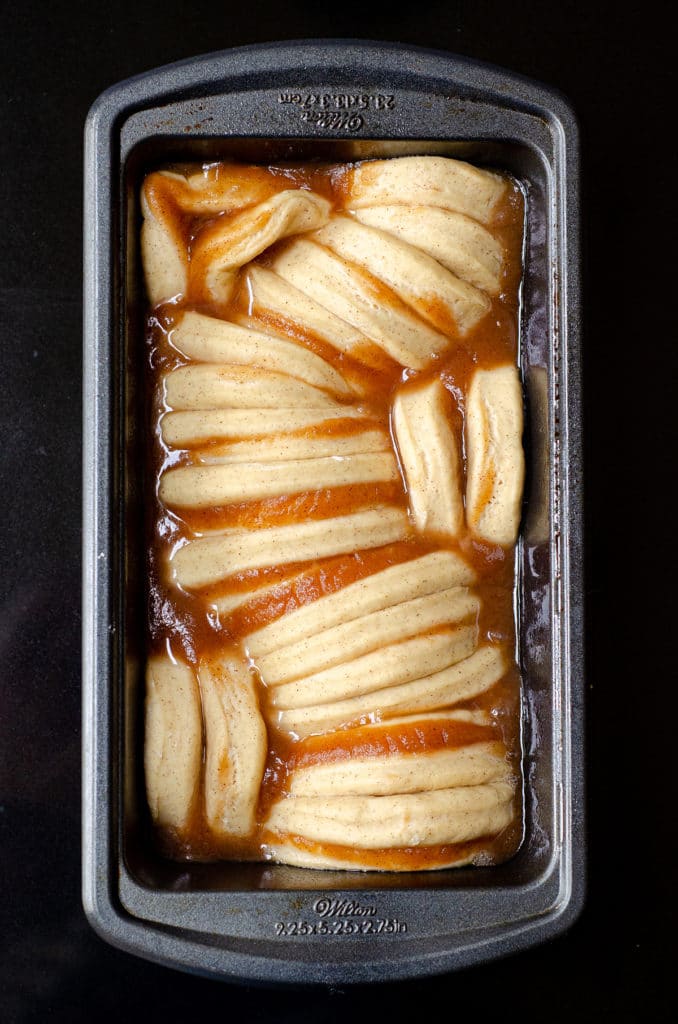 Apple Butter Pull-Apart Bread: Soft and fluffy pull-apart bread spiced with cinnamon and spread with homemade apple butter.