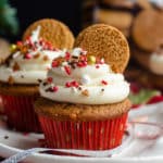 Gingerbread Cupcakes with Cream Cheese Frosting: Sweet and spicy cupcakes full of all of your favorite gingerbread flavors and topped with a tangy cream cheese frosting.