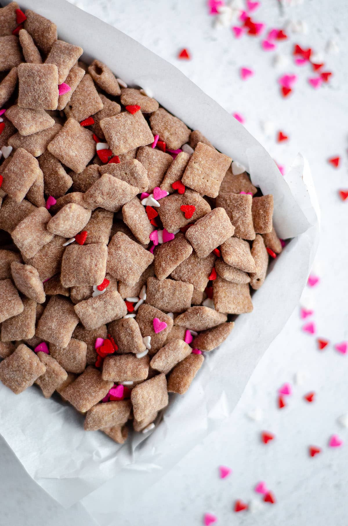 aerial photo of red velvet puppy chow in a treat box