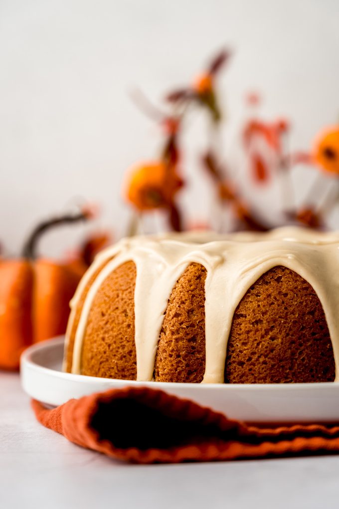 A pumpkin Bundt cake on a platter.