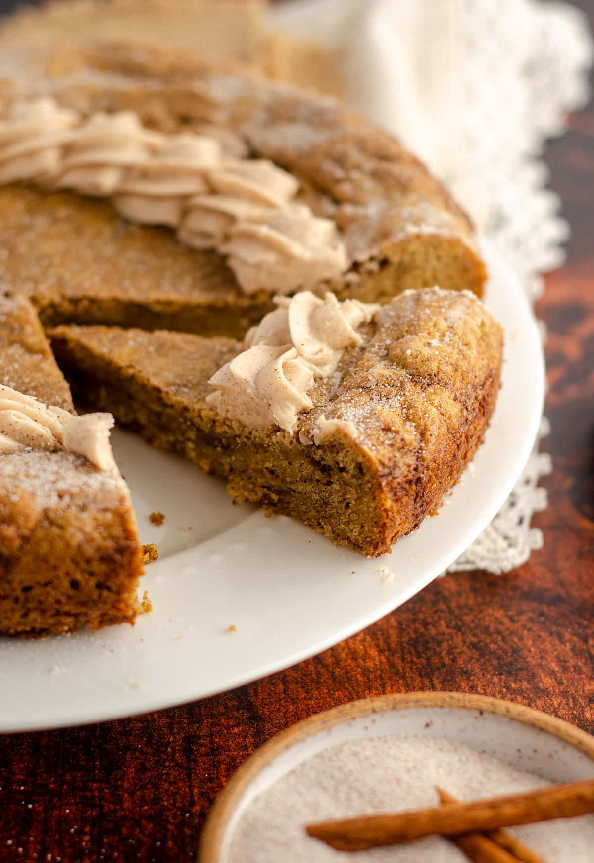 sliced snickerdoodle cookie cake