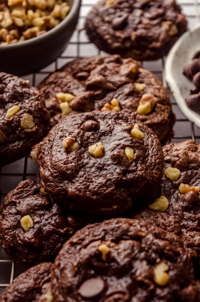 Brownie cookies on a cooling rack.