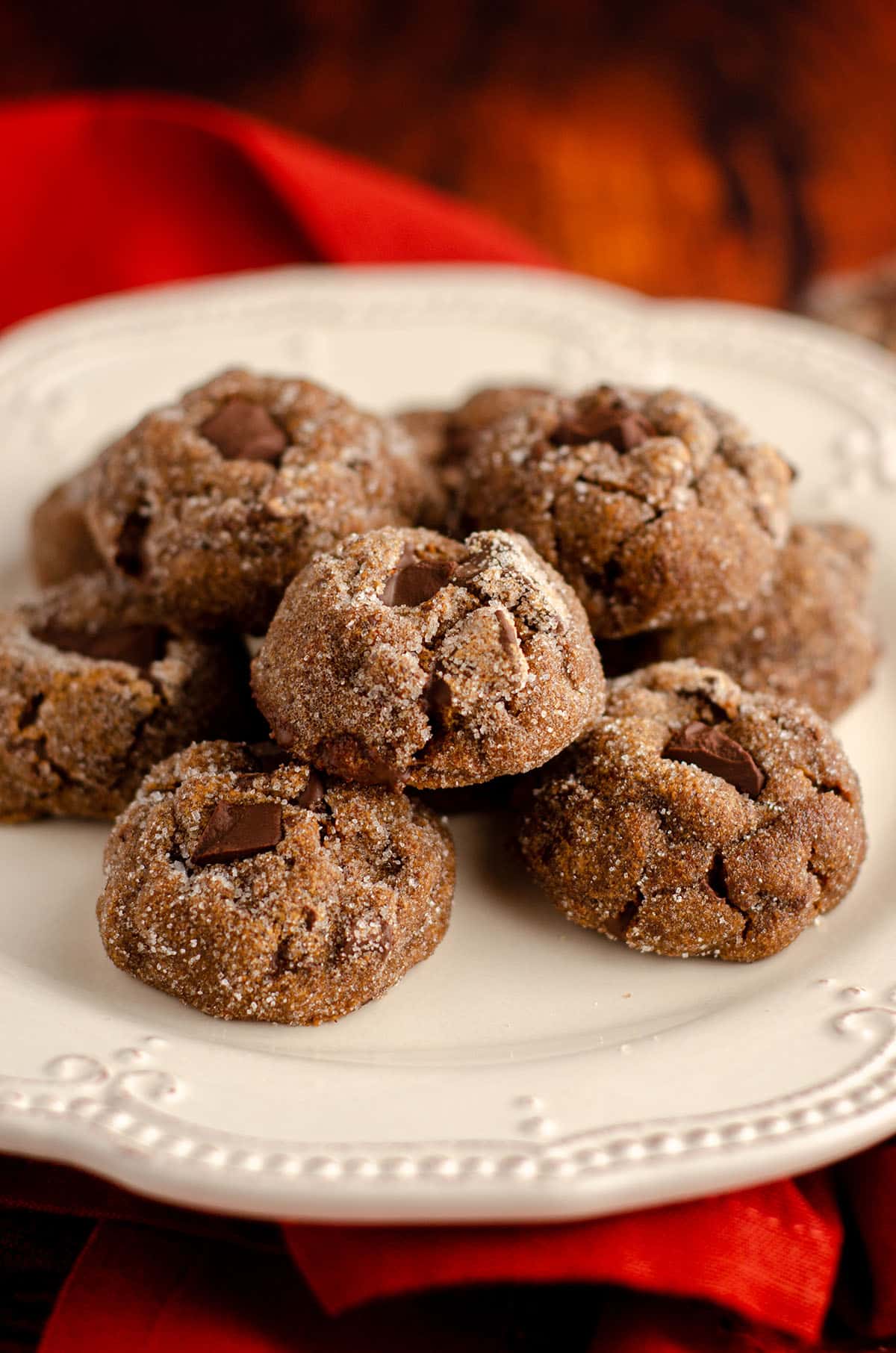 a white plate full of gingerbread chocolate cookies