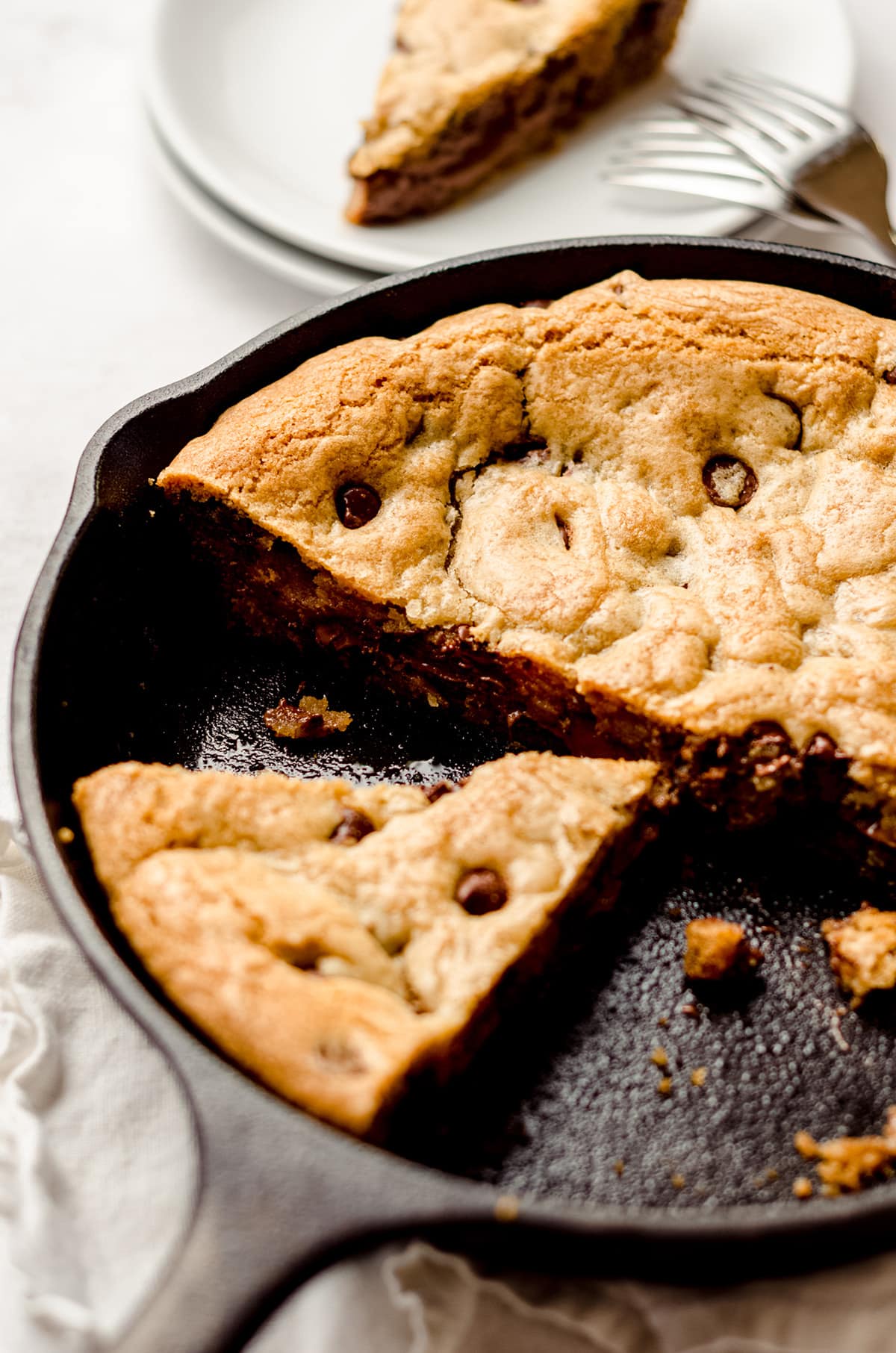 nutella cookie cake in a skillet