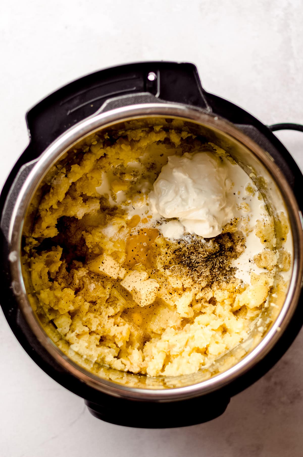 garlic mashed potatoes ingredients cooked in an instant pot