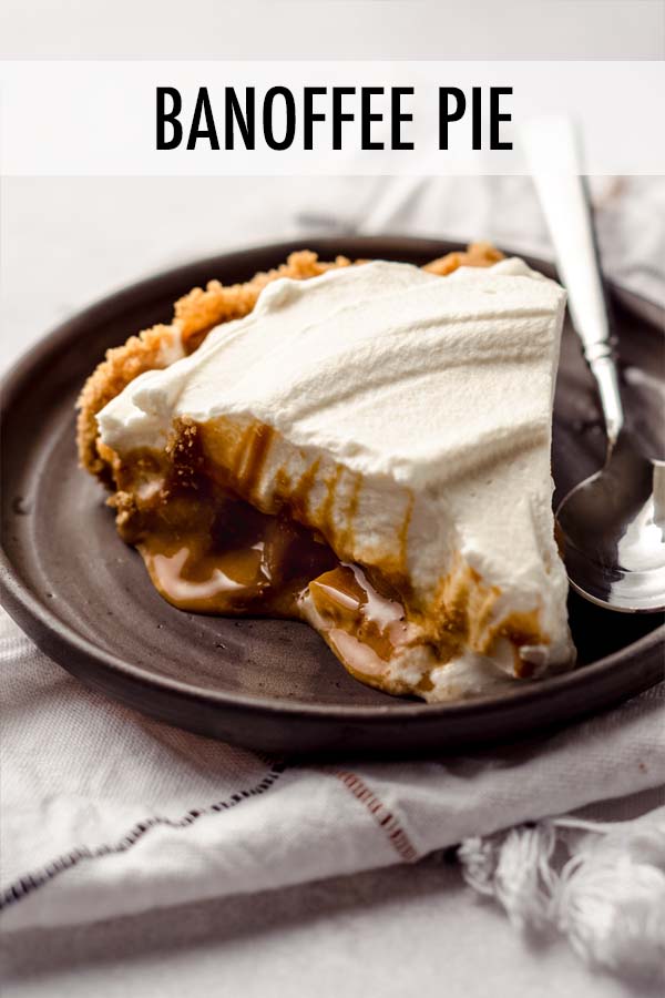 A traditional English dessert made with bananas, dulce de leche, and whipped cream atop a crunchy graham cracker crust. via @frshaprilflours