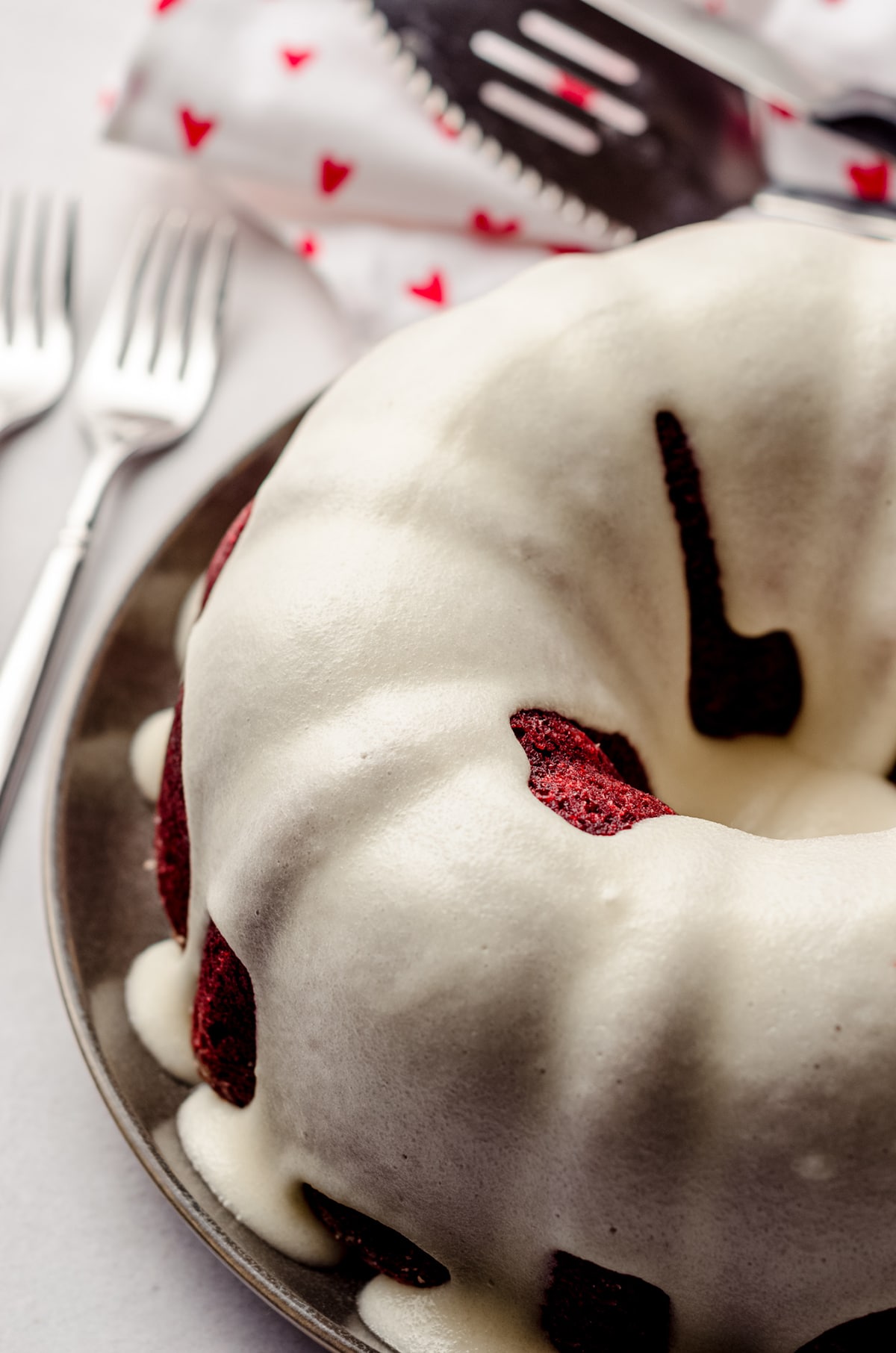 red velvet bundt cake with cream cheese icing