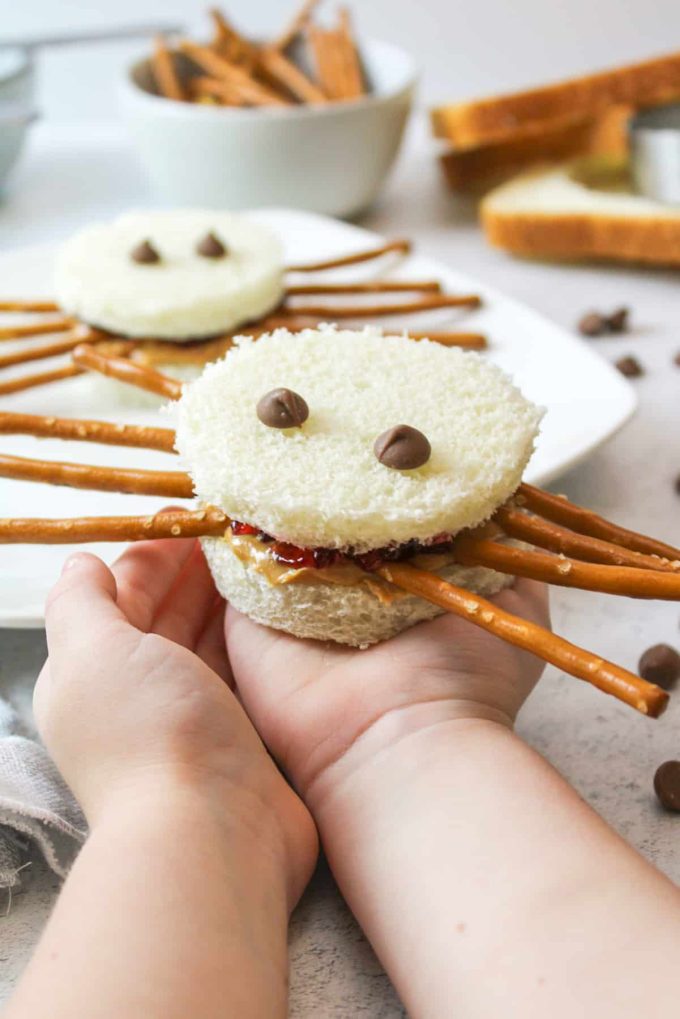 peanut butter and jelly spider sandwiches