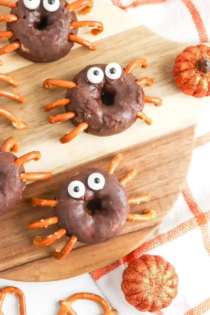 halloween spider donuts