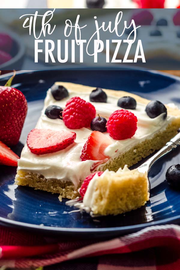 This patriotic fruit pizza features a sugar cookie crust, creamy fruit dip layer, and fresh fruit to celebrate the holiday in style! via @frshaprilflours