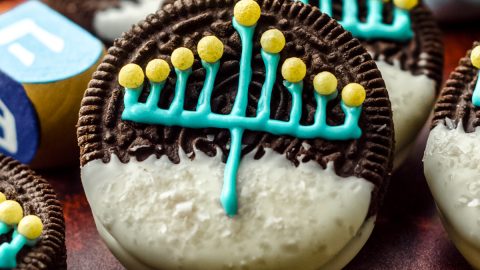 How To Do Chocolate Transfer Sheets for Oreos - Find Your Cake Inspiration