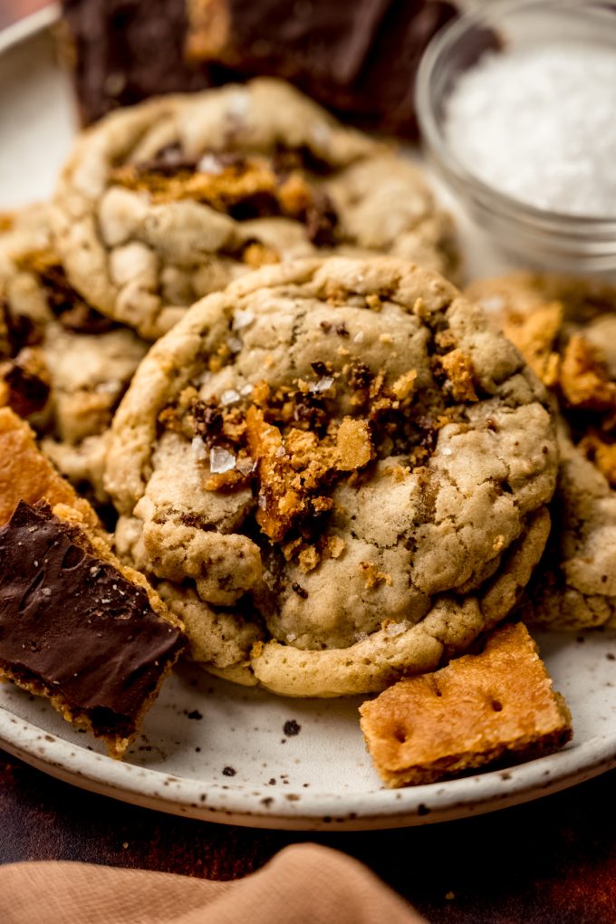 Graham cracker toffee cookies on a plate.