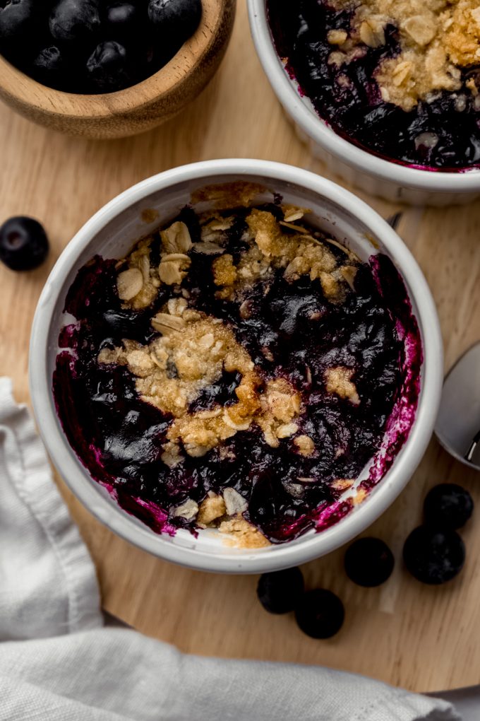 Aerial photo of blueberry crisp.